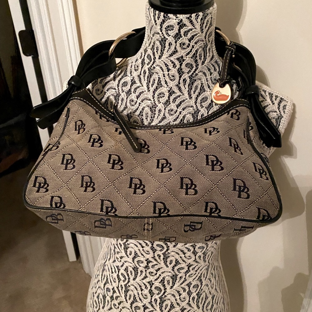 Dooney & Bourke Bag